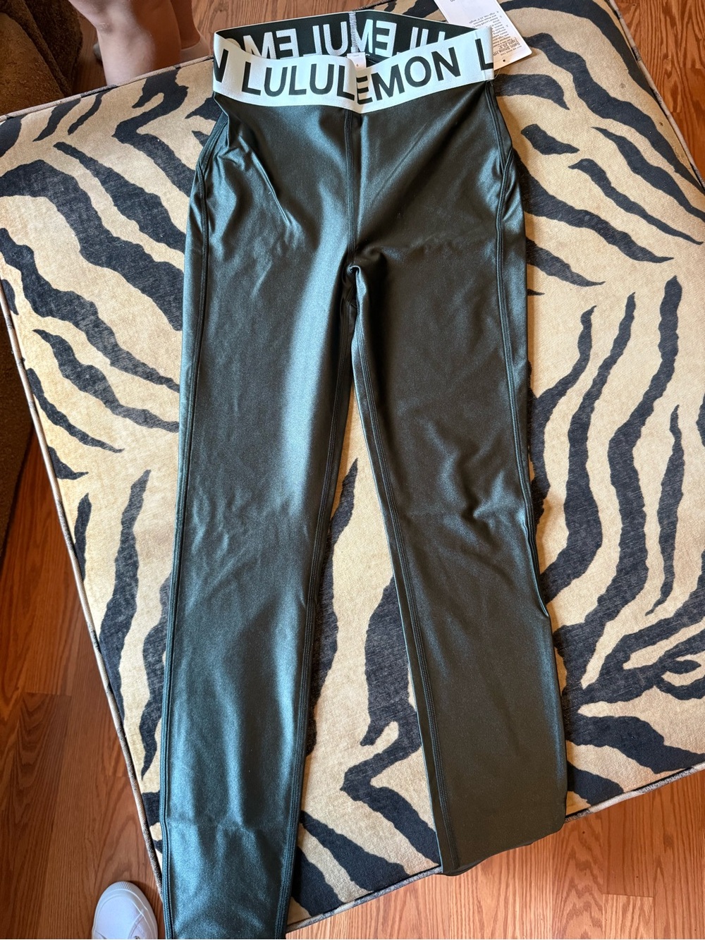 LuluLemon Leggings. High rise 25.5” Satin Shine HR Train